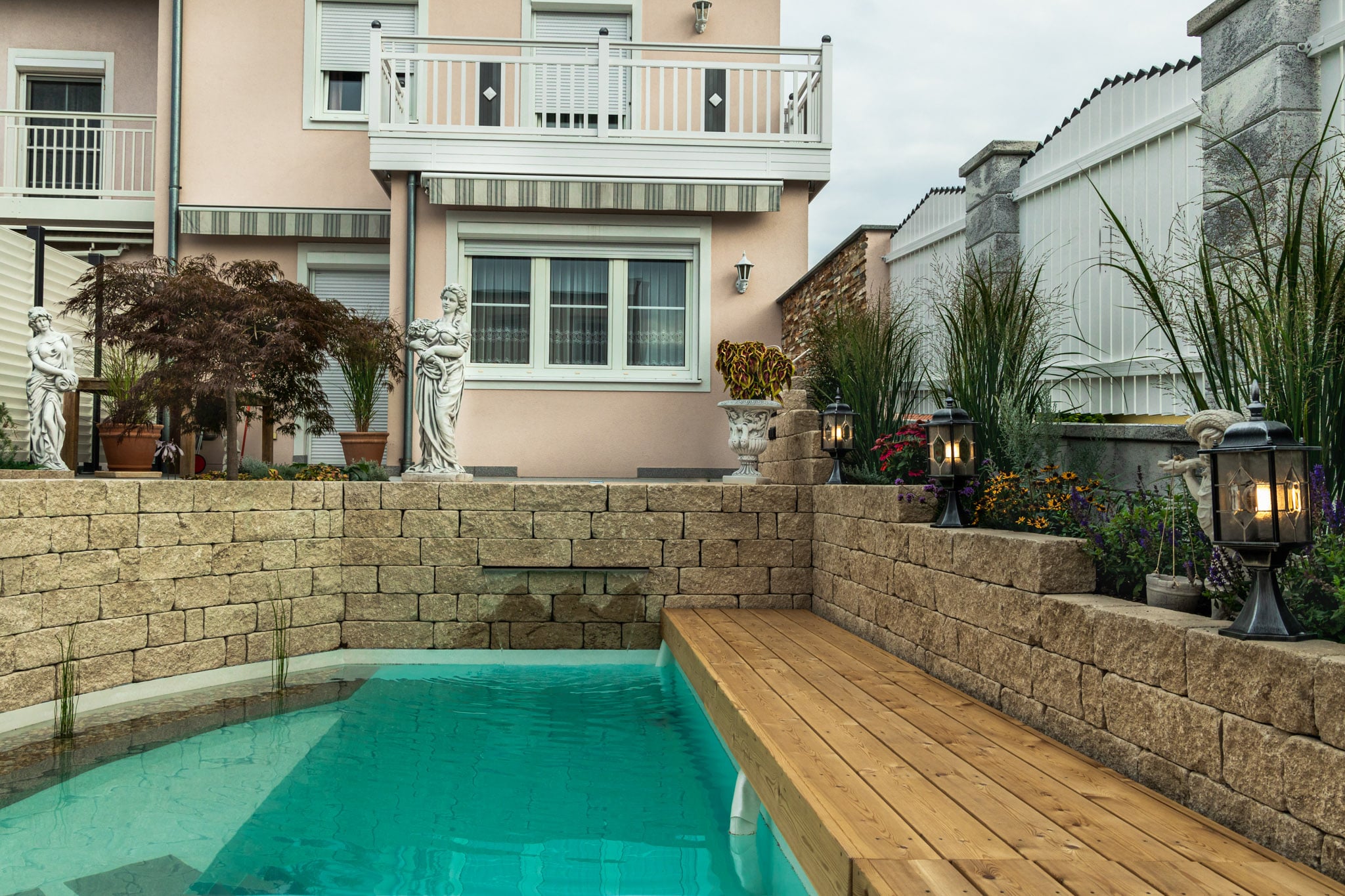 Gartengestaltung in Wien mit harmonischer Bepflanzung, Bäumen und nachhaltigem Gartenbau