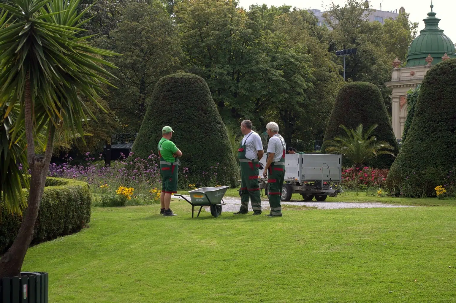 Gartenpflege – Profi-Service für gepflegte Grünanlagen